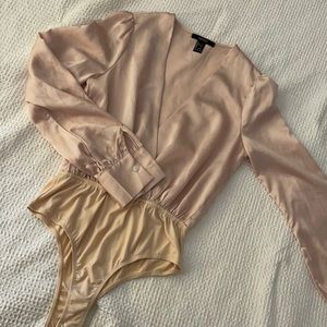 Forever 21 women’s satin surplice bodysuit I’m color champagne